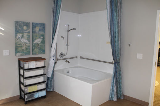 West Jordan Suite, Birth Tub